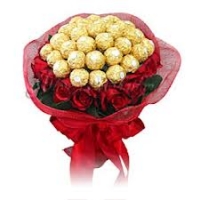 Roses In Bouquet With Ferrero Rochers